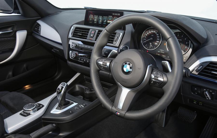 Панель приборов BMW M230i Coupe 2016 года  (AU) (фото 7 из 10)